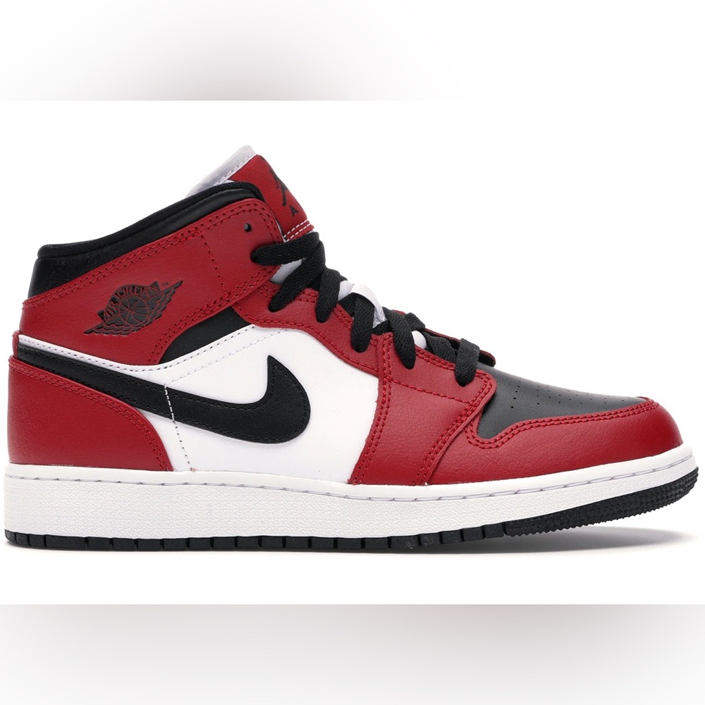 Nike Air Jordan 1 Mid Chicago “Black Toe” - Nice!